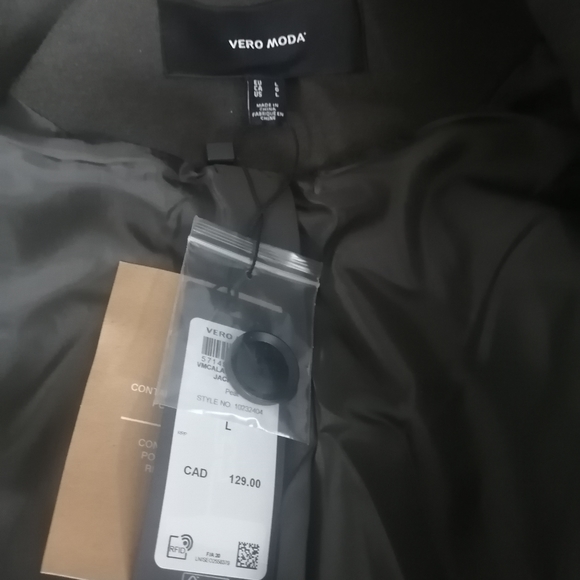 Ladies Jacket - Picture 2 of 2